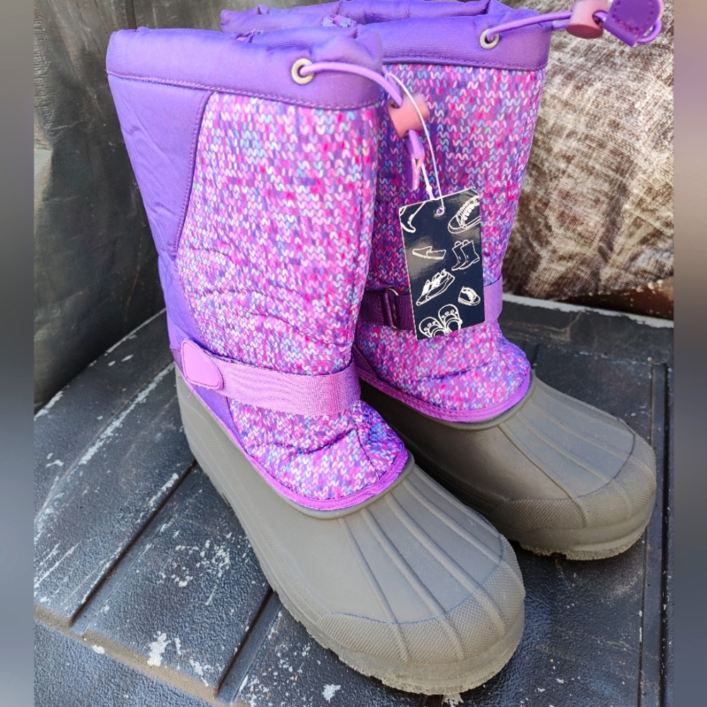 NWT, K KomForme Girls Snow Boots Warm Winter Boots Size 5 Big Kid